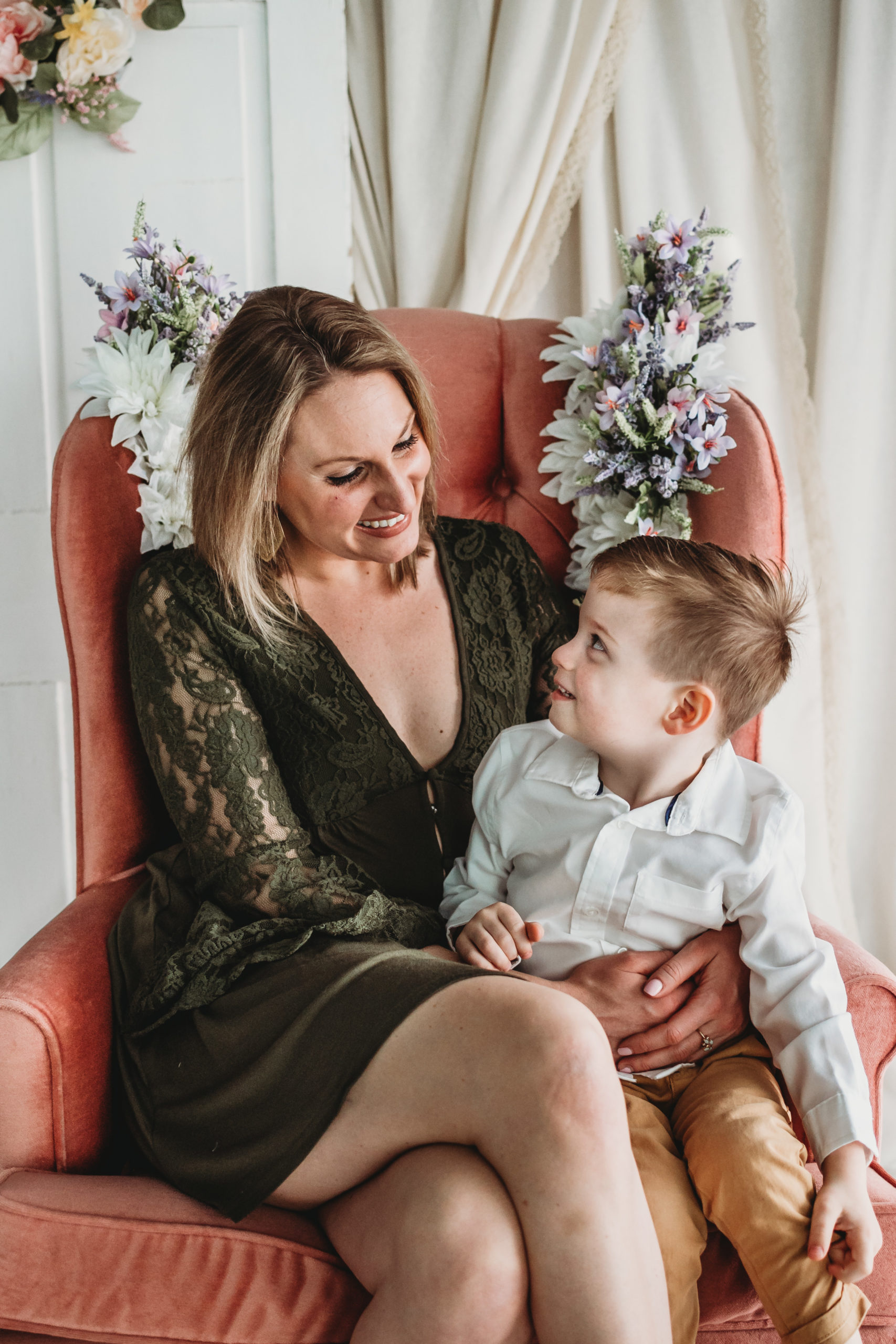 Picture of mother with young son posing for Mommy and Me Spring Mini Sessions for Bethany Simms Photography